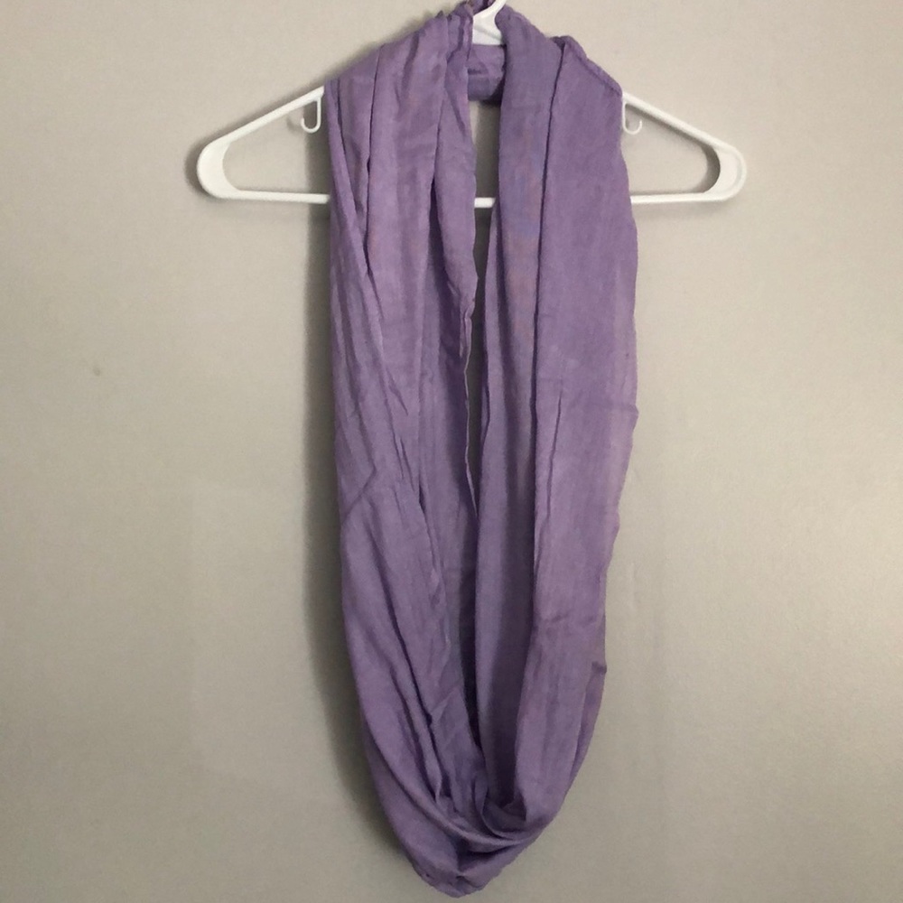 Silky scarf, great color